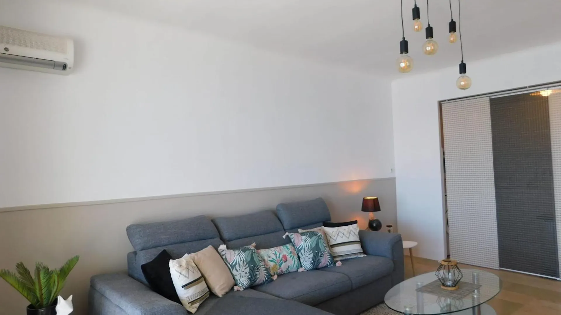 Charming Apartment 